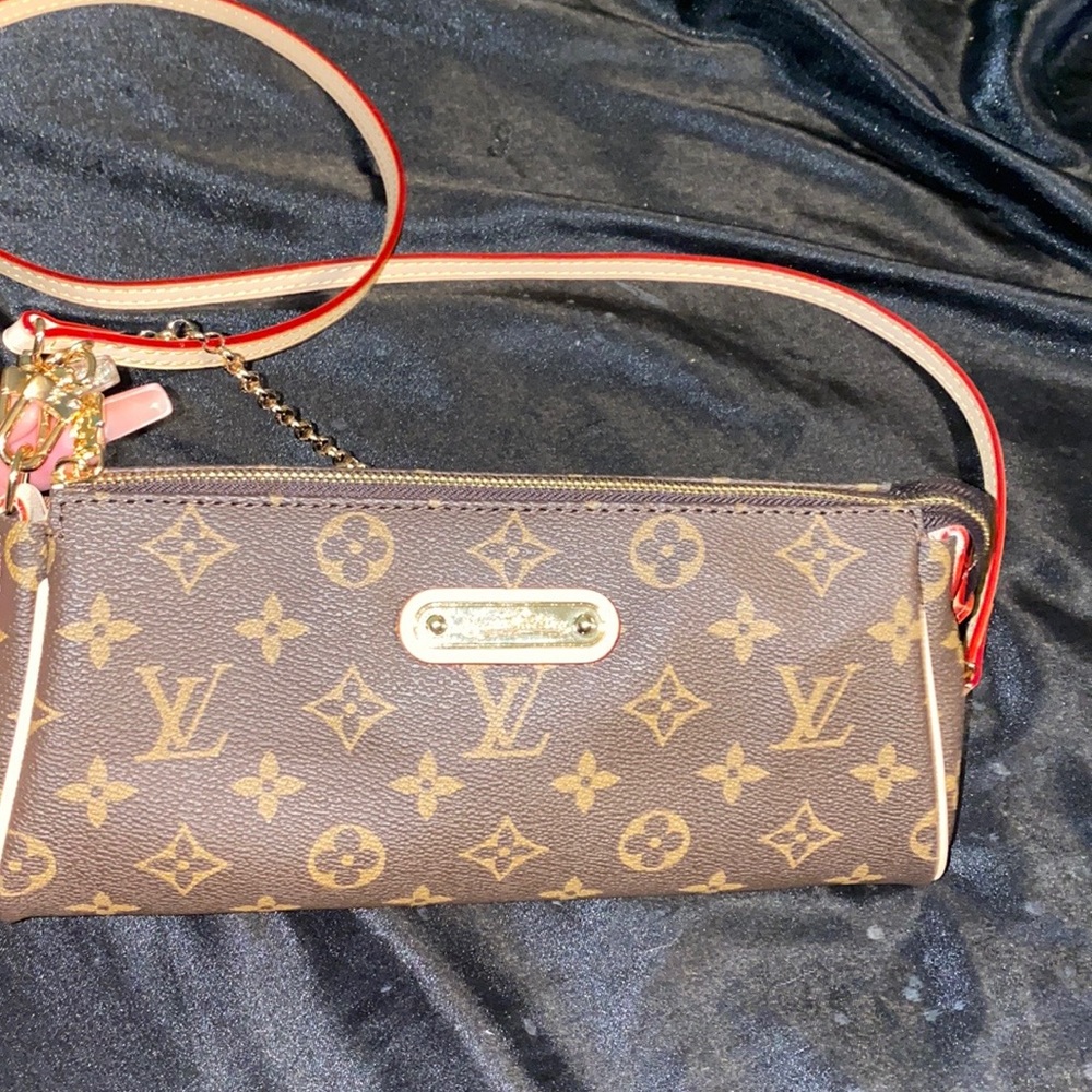 L. V EVA BAG